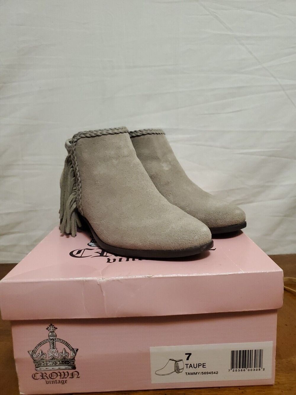 Crown Vintage Tammy Taupe Beige Fringe Suede Bootie Boots Shoes Size 7